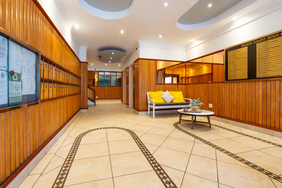To Let 4 Bedroom Property for Rent in Sea Point Western Cape